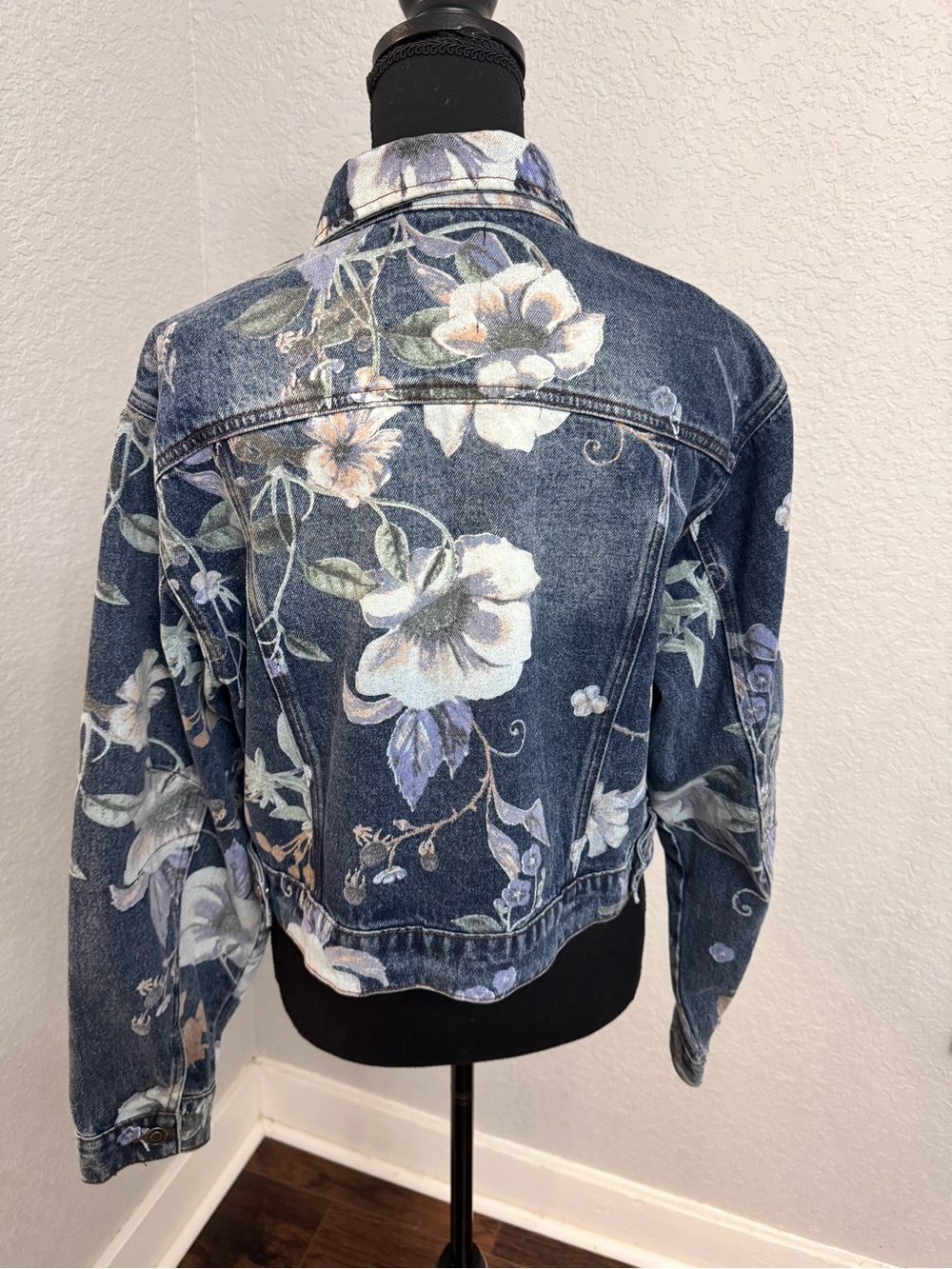 100% Cotton Floral Print Cropped Denim Jacket - Blue Barrel Sleeves NWOT - Picture 9 of 16